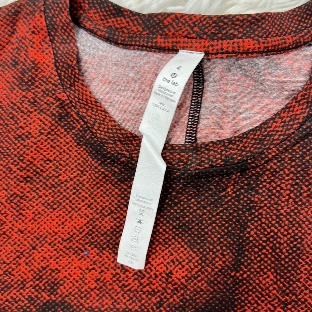 Nwt Lululemon Lab Element Tee Pixel Red - image 4